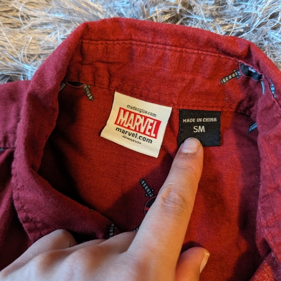 Deadpool button up - Picture 3 of 3